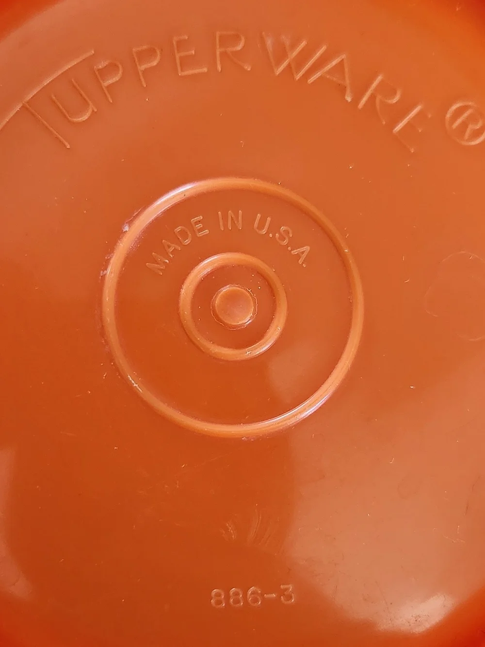 Vintage Tupperware Harvest Orange Servalier Bowl #886-3 With Starburst Lid